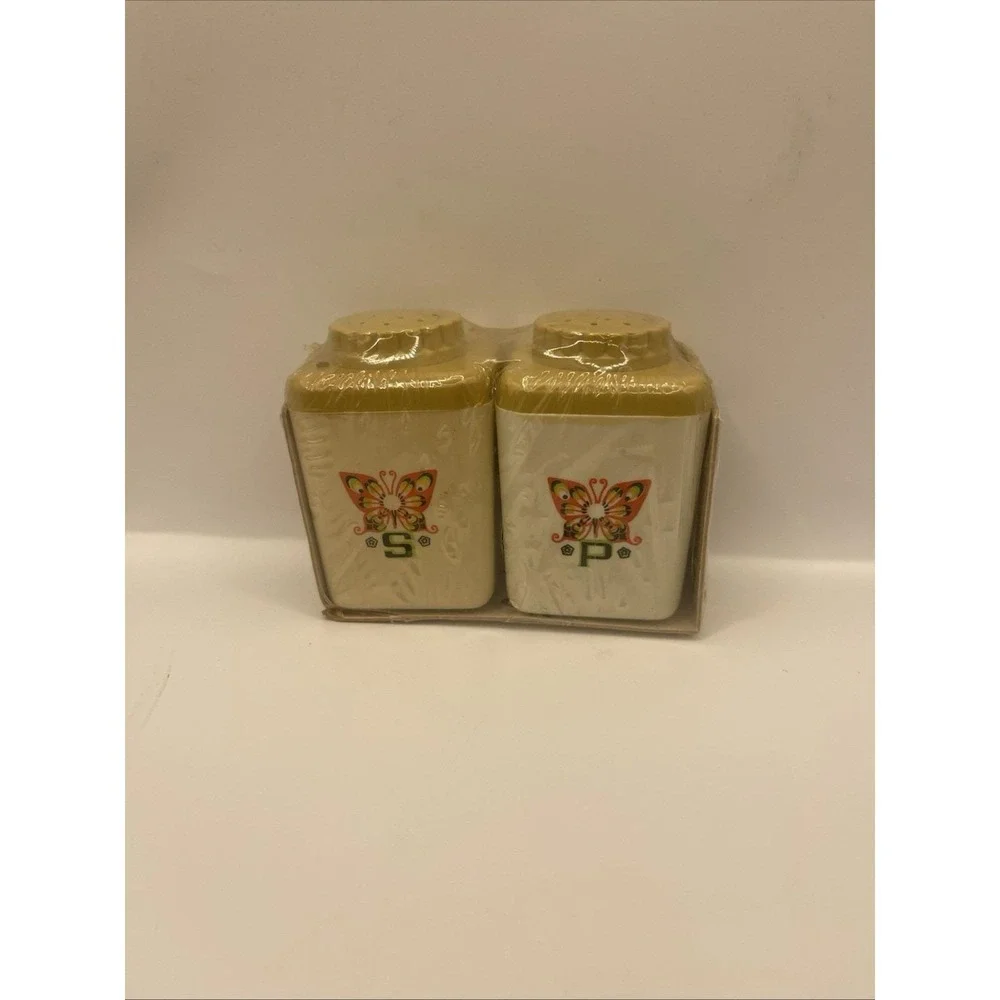 Retro MCM Butterfly Salt Pepper Shaker Set Vintage Sterilite Sealed